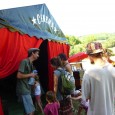 
Le Cinéma Voyageur a été accueilli dans l’espace enfant ( L’île aux enfant) du festival Des Croches et la lune à Verfeil dans le Tarn.
Ce fût une première pour le Cinéma Voyageur de diffuser pour les enfants… Sur l’île aux enfants, entre les contes iraniens, le magnifique Bazar Roulant (manège des années 50) de Victor, [...]